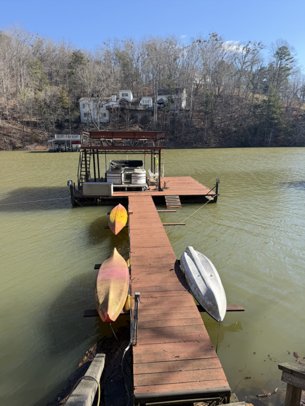 26' x 24' Flat Top with Sundeck Steel Dock